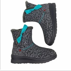 UGG  I Heart UGG Knotty Grey Leopard Suede Boots size 6